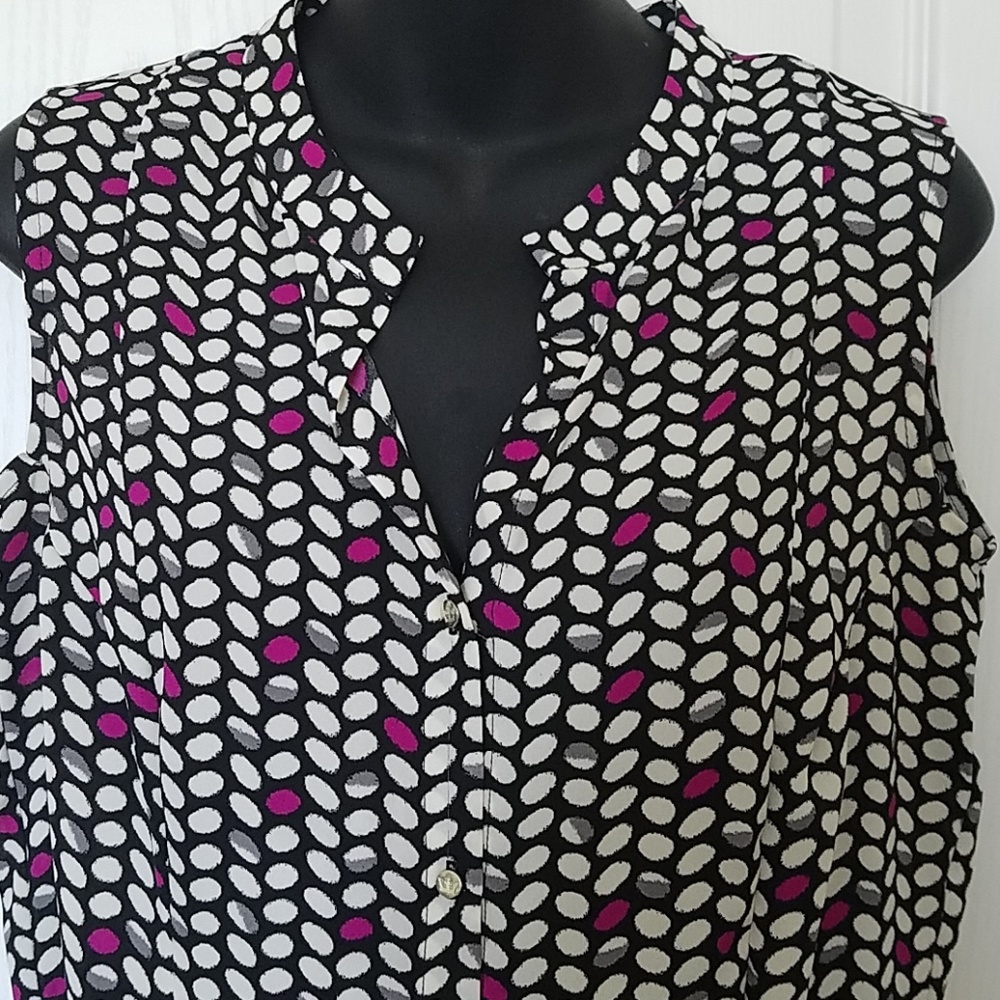 Chaus New York Womens Medium Sleeveless Geometric Print Sharkbite Hem Blouse Top